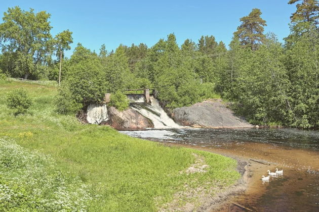 Экспедиция к лесным водопадам и к месторождению граната-6