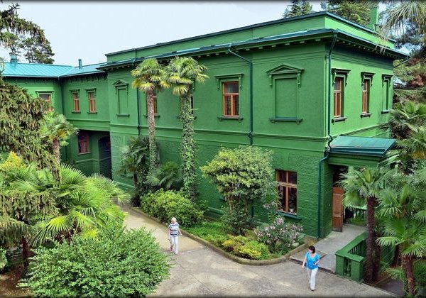 Обзорный тур по Сочи с гидом: дача Сталина, парк Ривьера  - фото 3