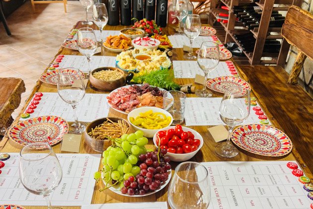 Фото - экскурсия: Винодельня приглашает: продегустируйте вина, попробуйте улиток и порисуйте вином