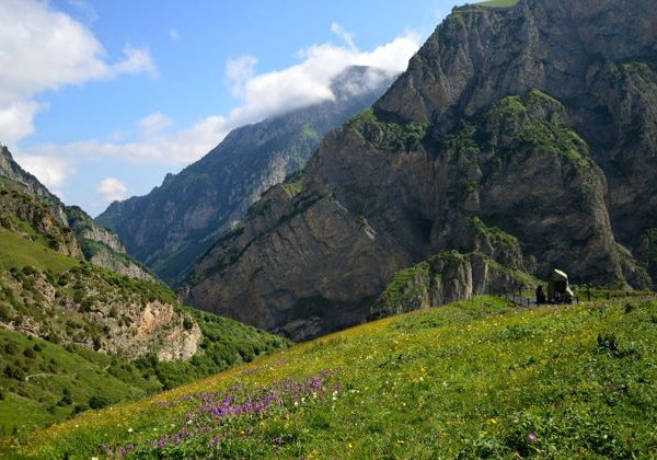 Знакомство с прошлым: город Мертвых и два ущелья - фото 2