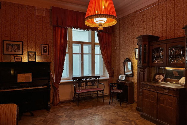 Фото - экскурсия: Билет в музей-квартиру Булгакова с аудиогидом по нехорошей квартире