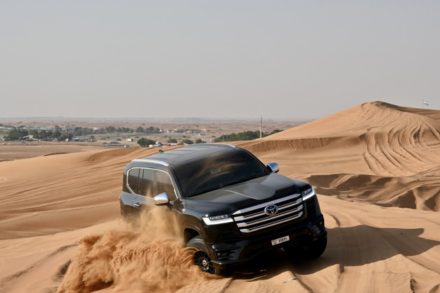 Фото - экскурсия: Сафари по пустыне в Дубае с катанием на верблюдах, ужином и развлекательной программой