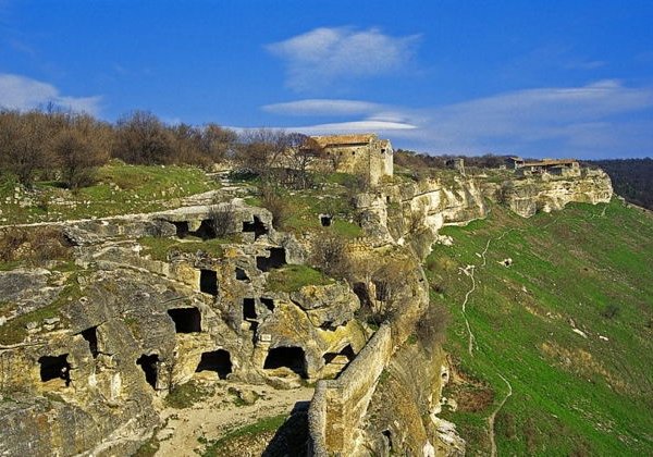 Бахчисарай: Чуфут-Кале, Успенский монастырь, Бисерный Храм, Качи-Кальон - фото 1