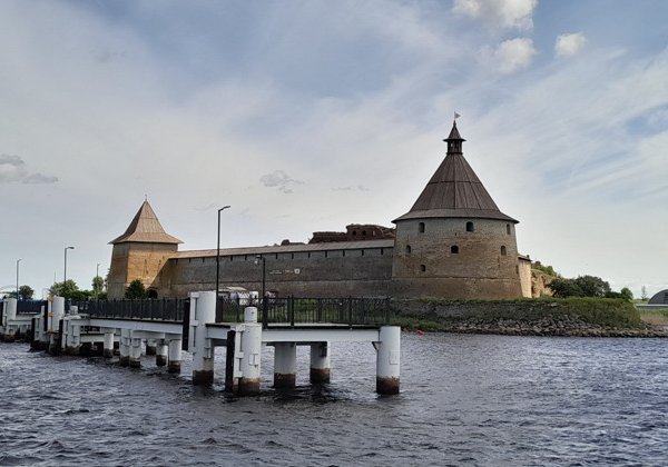 В Шлиссельбург на автомобиле с профессиональным краеведом