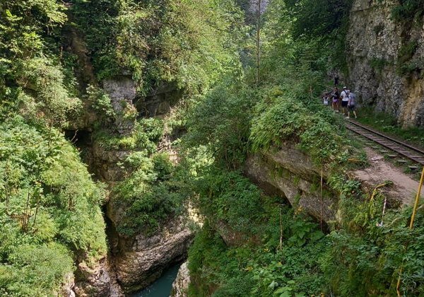 Активный тур из Мезмая в Гуамку и отдых на термальном комплексе - фото 1