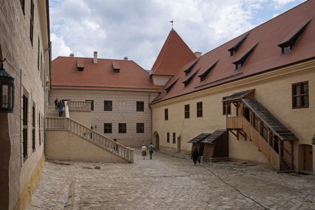 Дворцы и замки Курляндского и Земгальского герцогства - фото 2