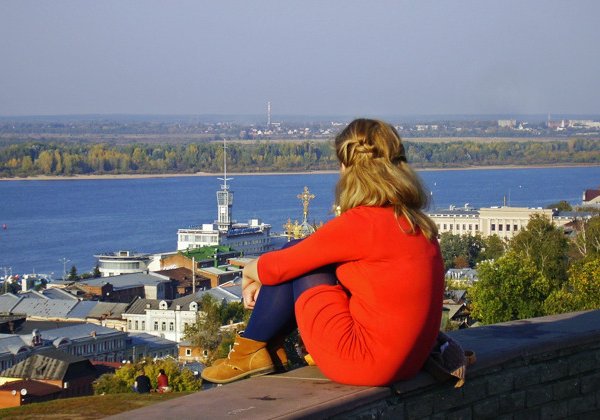 Парадный Нижний с высоты Дятловых гор