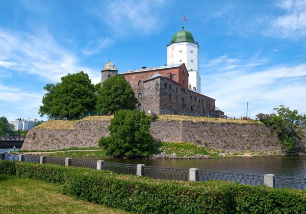 Выборг: однодневная экскурсия по старинному городу - фото 1