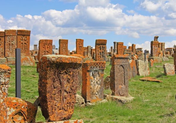 Священные места Севана: Озеро Севан — Монастырь Айраванк — Хачкары Норатуса - фото 4
