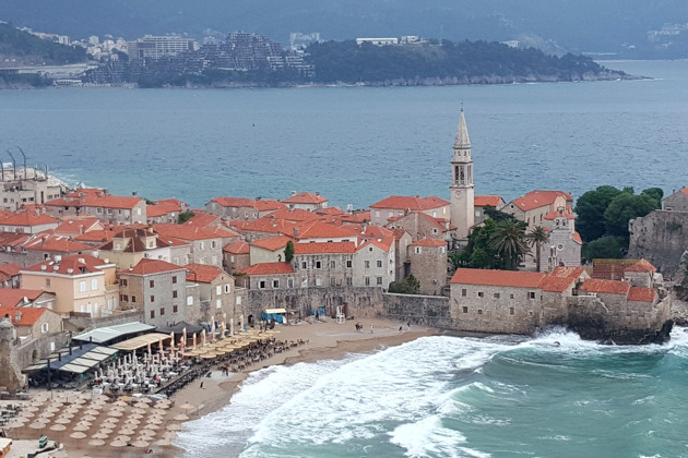 Исследуйте древние города Черногории