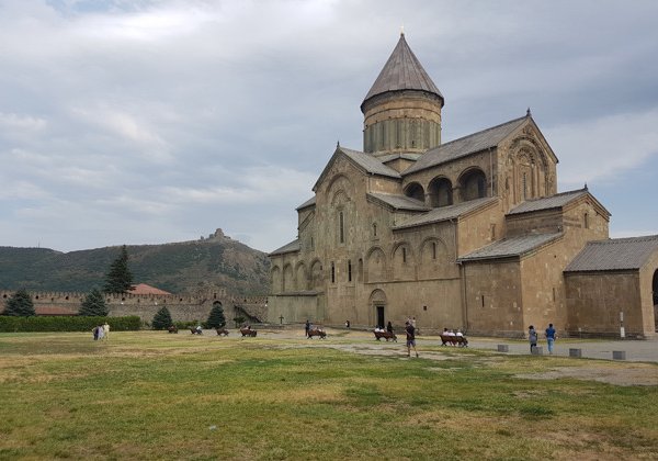 Древняя столица Мцхета и пещерный языческий город Уплисцихе 