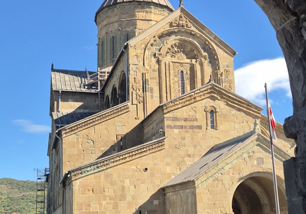 Древняя столица Мцхета и пещерный языческий город Уплисцихе 