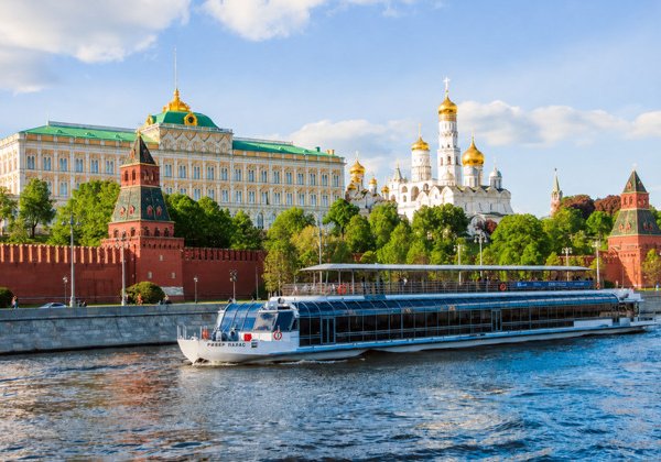 Круиз на теплоходе «Ривер Палас» по центру от Москва-сити