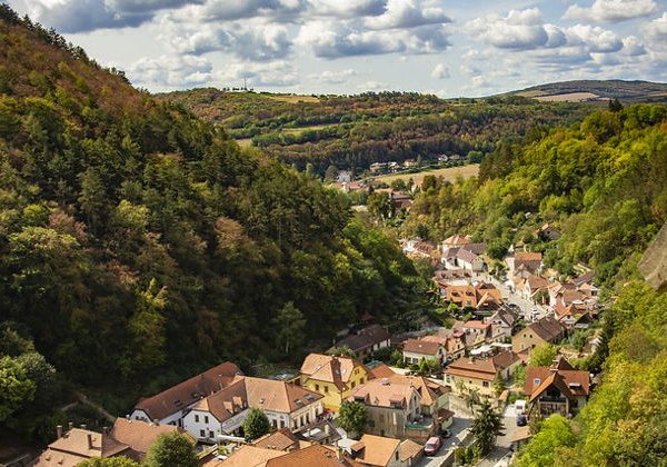 Тайны чешских подземелий: Конепрусские пещеры и замок Карлштейн - фото 3