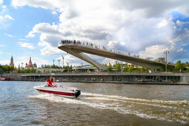 По центру Москвы на катере «Шустрый» без капитана, на 1-4 человека-5