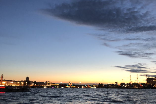 Фото экскурсии - Вечерняя экскурсия на катере по Неве с наблюдением за разводом мостов - 5