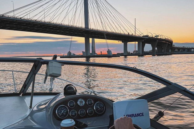 Фото экскурсии - Вечерняя экскурсия на катере по Неве с наблюдением за разводом мостов - 13