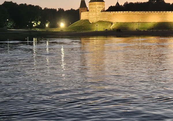 Водная прогулка к Юрьеву Монастырю и Рюрикову Городищу - фото 1