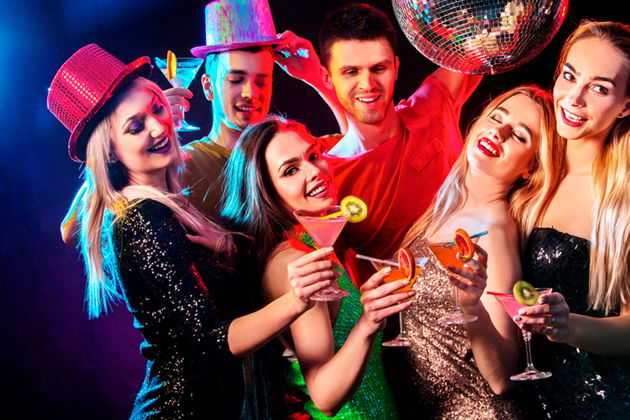 Фото экскурсии - Авторская экскурсия по мегаполису с разводными мостами и живой музыкой - 10