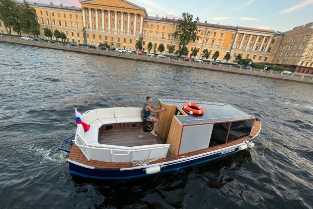 Фото экскурсии - Прогулка на винтажном катере по водным артериям города - 6