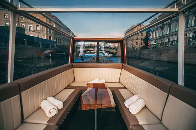 Фото экскурсии - Прогулка на винтажном катере по водным артериям города - 8