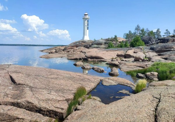 Морская прогулка на остров Маячный 