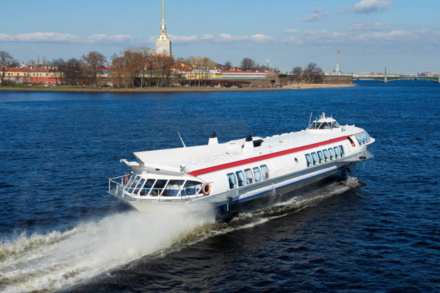 «Метеор» в Петергоф: трансфер, билеты, экскурсия