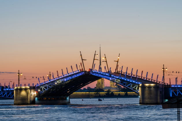 Фото экскурсии - Прогулка на теплоходе Монарх по Финскому заливу с осмотром островов и разводных мостов - 10