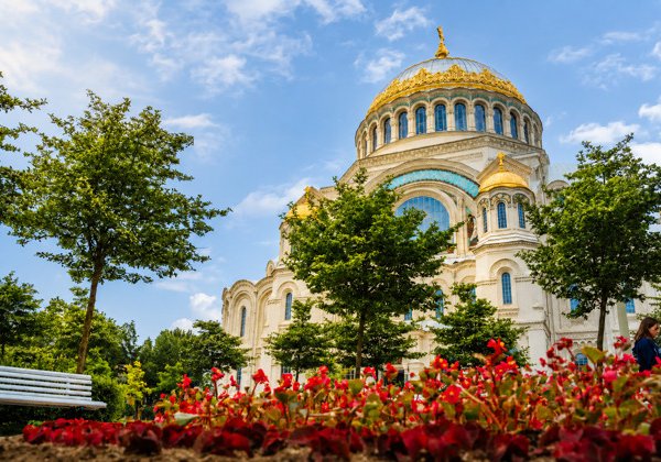 Кронштадт с теплоходной прогулкой