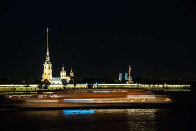 Фото экскурсии - Ночная экскурсия по Петербургу на автобусе и теплоходе с видом на огни города и Неву - 13
