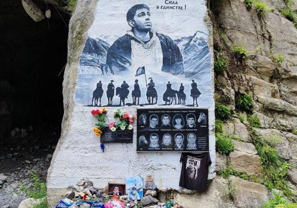 В горы Северной Осетии: Кармадон, Даргавс и к памятнику Сергея Бодрова - фото 4