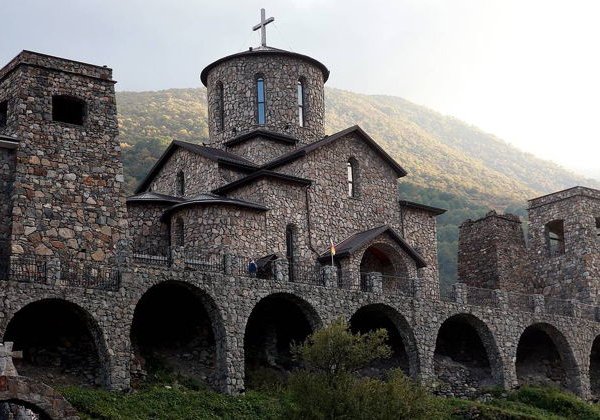 В горы Северной Осетии: Кармадон, Даргавс и к памятнику Сергея Бодрова - фото 2
