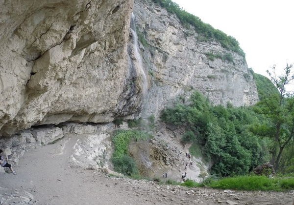 К водопаду Афурджа и горе Бешбармаг - фото 1