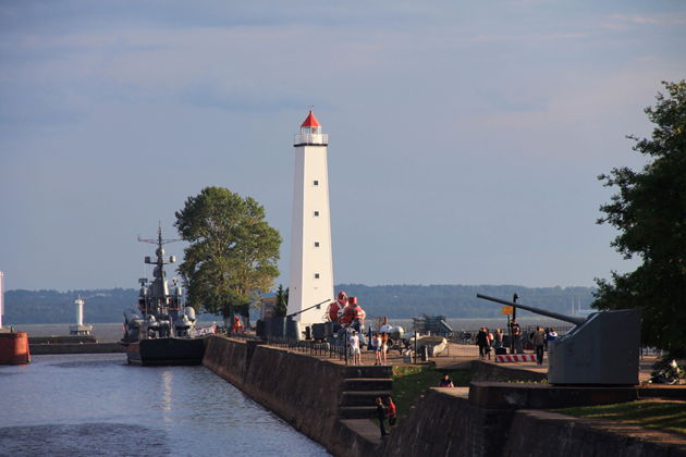 Фото экскурсии - Автомобильная экскурсия по Кронштадту и Петергофу с опытным краеведом - 7