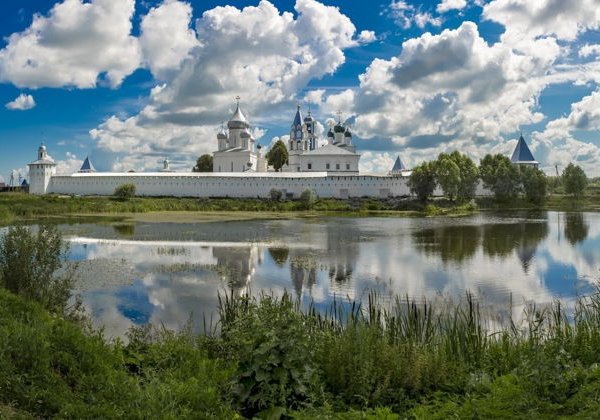 Два монастыря и святой источник города Залесья - фото 2