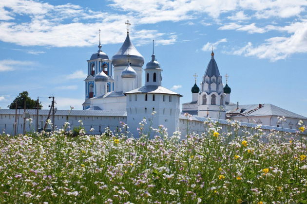 Два монастыря и святой источник города Залесья-3