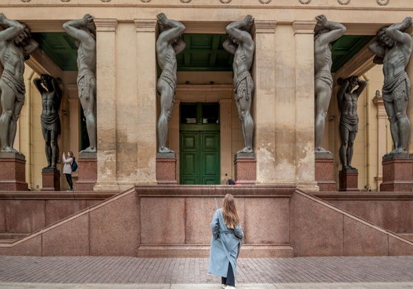 Уютная обзорная прогулка с бесплатной фотосессией и личным гидом - фото 1