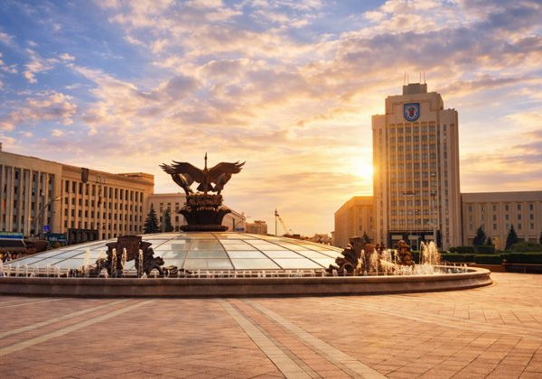 Индивидуальная автомобильно-пешеходная экскурсия по Минску - фото 1