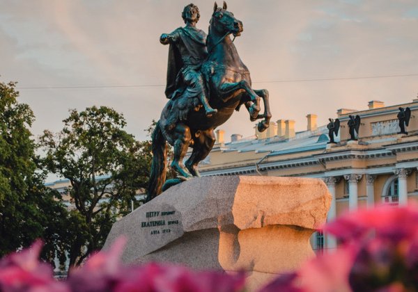 Медный Всадник — Памятник Екатерине II. Невский и прилегающие кварталы