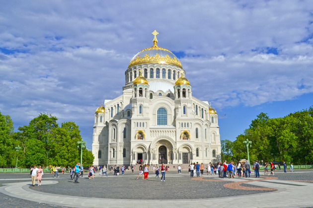 Фото - экскурсия: Увлекательная поездка на метеоре или катамаране в Петергоф и Кронштадт по водной глади