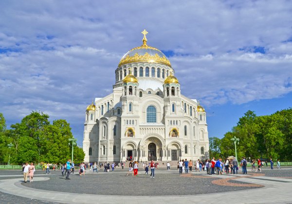 Мегатур на метеоре/катамаране в Петергоф и Кронштадт по воде
