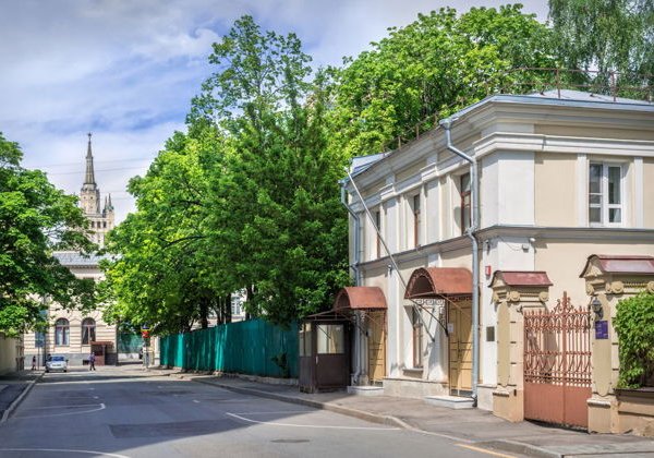 Посольства Москвы: загадки и тайны старинных особняков - фото 2