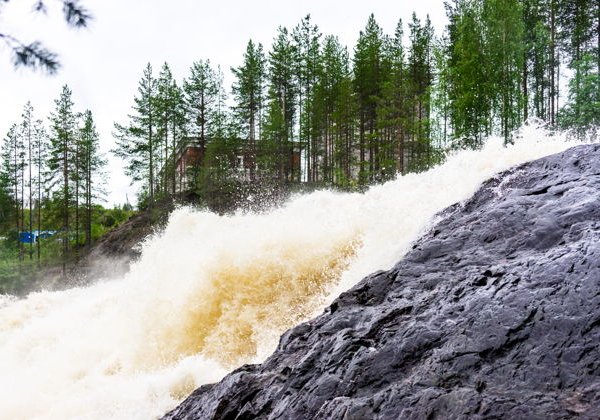 Водопад Кивач, вулкан Гирвас и Марциальные воды на автомобиле - фото 1