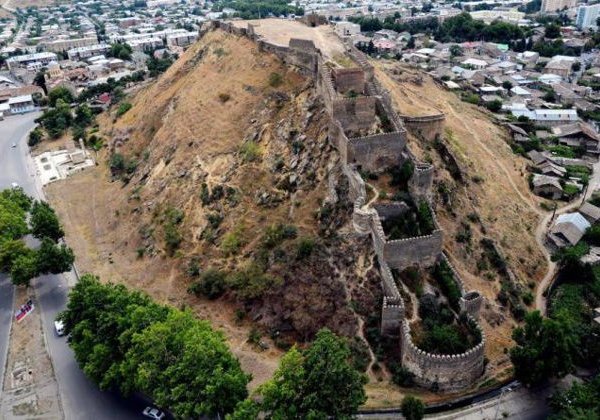 Пещерный город Уплисцихе и Гори - фото 1