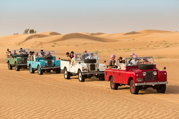 Ретро-сафари на джипах Land Rover 1950-х по экопарку Аль-Мармум