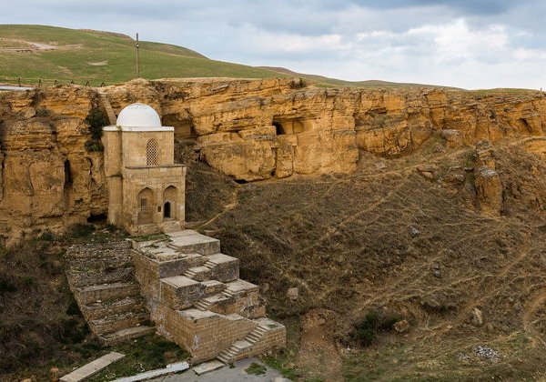 Старинный город Шамаха, средневековый посёлок  Лагич, винодельня Мейсари, ферма Альпак  - фото 1