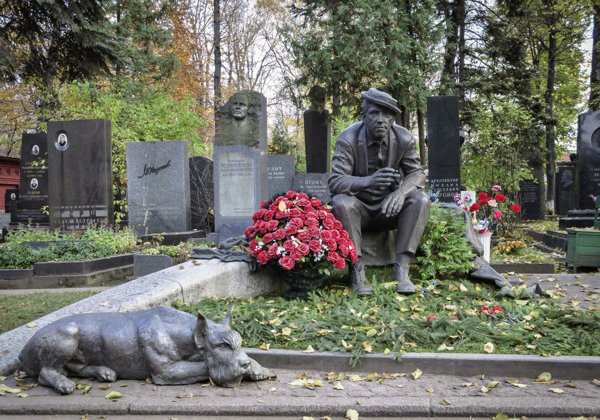 Новодевичий некрополь: постояльцы и их истории. Небанальная аудиопрогулка по Москве