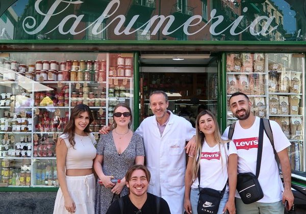 Исторический пешеходный тур по Неаполю и уличной кухне с шестью остановками для дегустации - фото 2