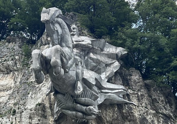 Авторская экскурсия из Грозного в Осетию, ущелье, горячие источники, осетинские пироги