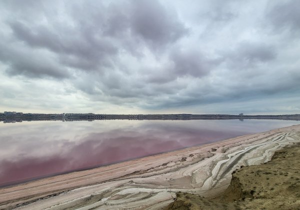 Горящая земля, красное озеро, Карамельные горы и тайны Кавказской стены
